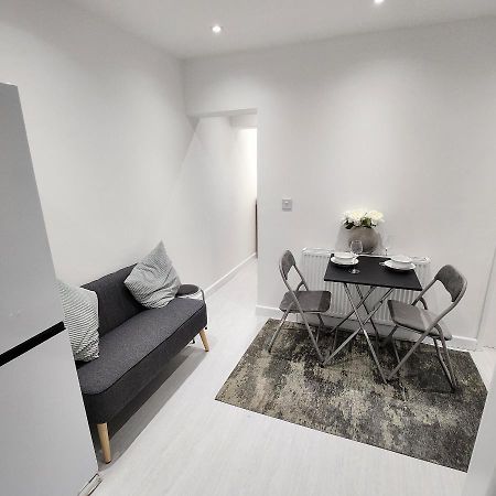Comfy Diamond Ensuite Room Maidstone With Free Parking And Speedy Wifi 外观 照片