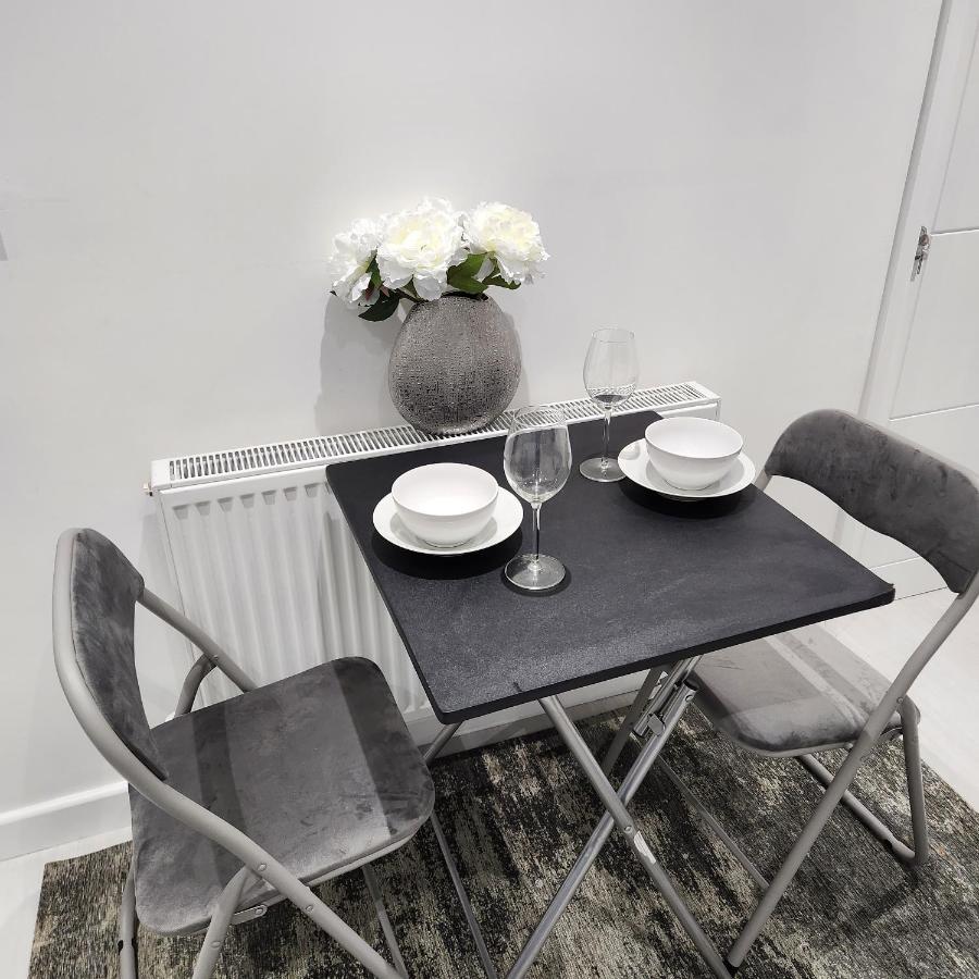 Comfy Diamond Ensuite Room Maidstone With Free Parking And Speedy Wifi 外观 照片